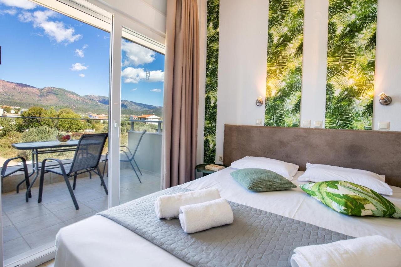 Discovery Hotel Limenaria  Buitenkant foto